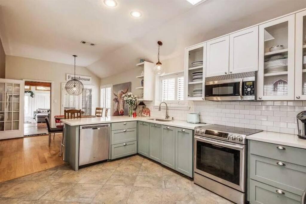Beautiful Farmhouse W/ Pool On 6 Acres Ranch Aubrey Esterno foto