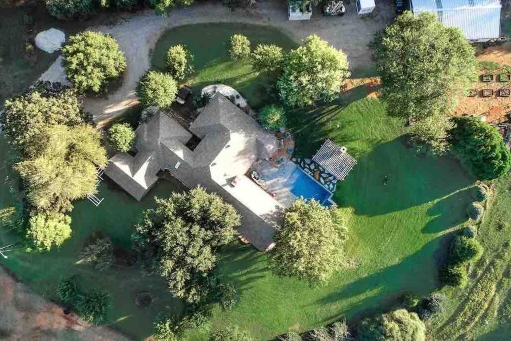 Beautiful Farmhouse W/ Pool On 6 Acres Ranch Aubrey Esterno foto